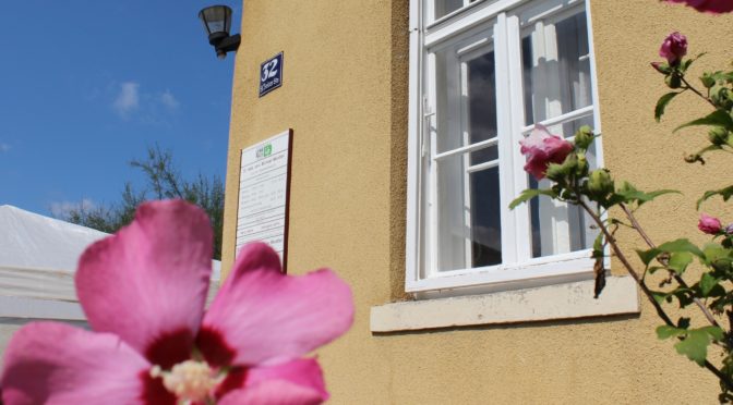 Wegen Urlaub am 02.05. geschlossen, wegen Lehre beginnt die Ordination am 05.05.25 erst am Nachmittag!